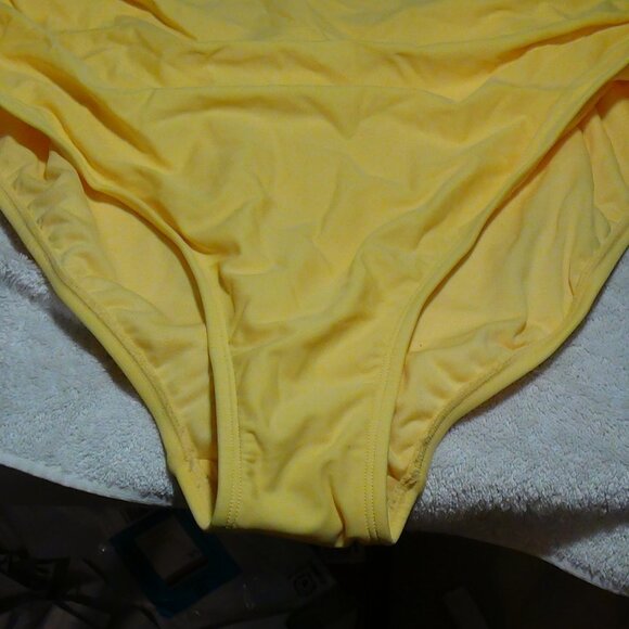 Shade & Shore Women's U-Wire Plunge High Leg One Piece Swimsuit Yellow 16 - 24 - Picture 5 of 13